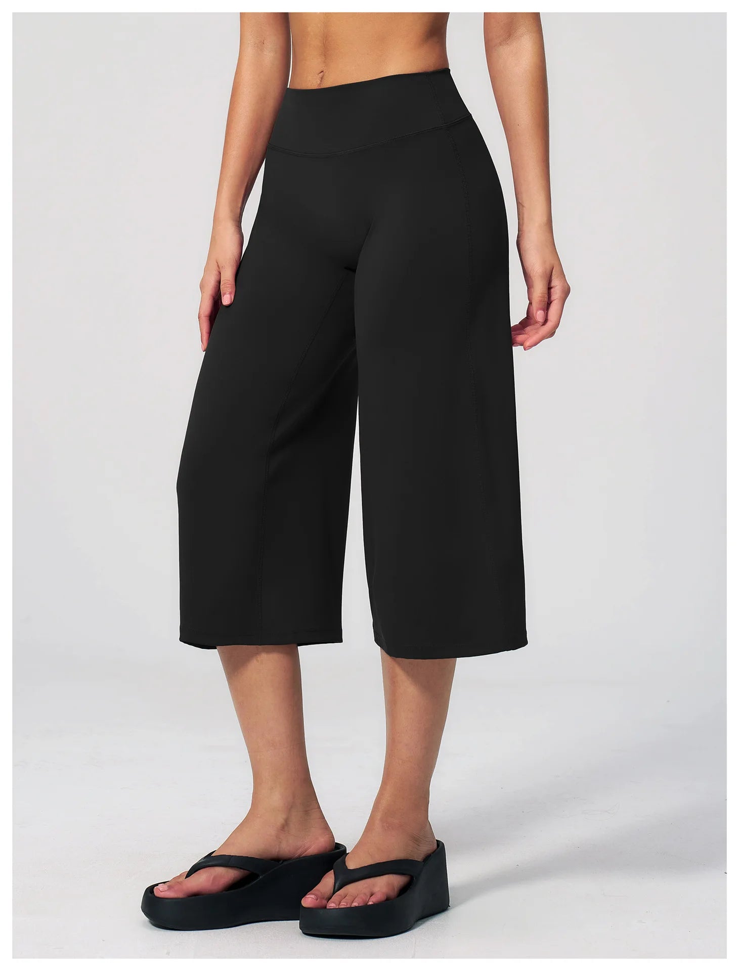 NLW High-Waisted Flared Capri Pants