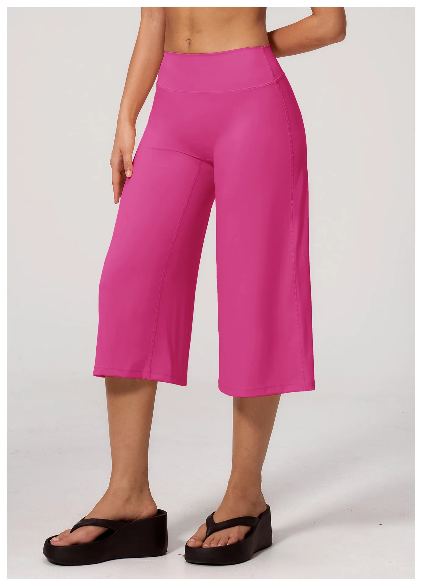 NLW High-Waisted Flared Capri Pants