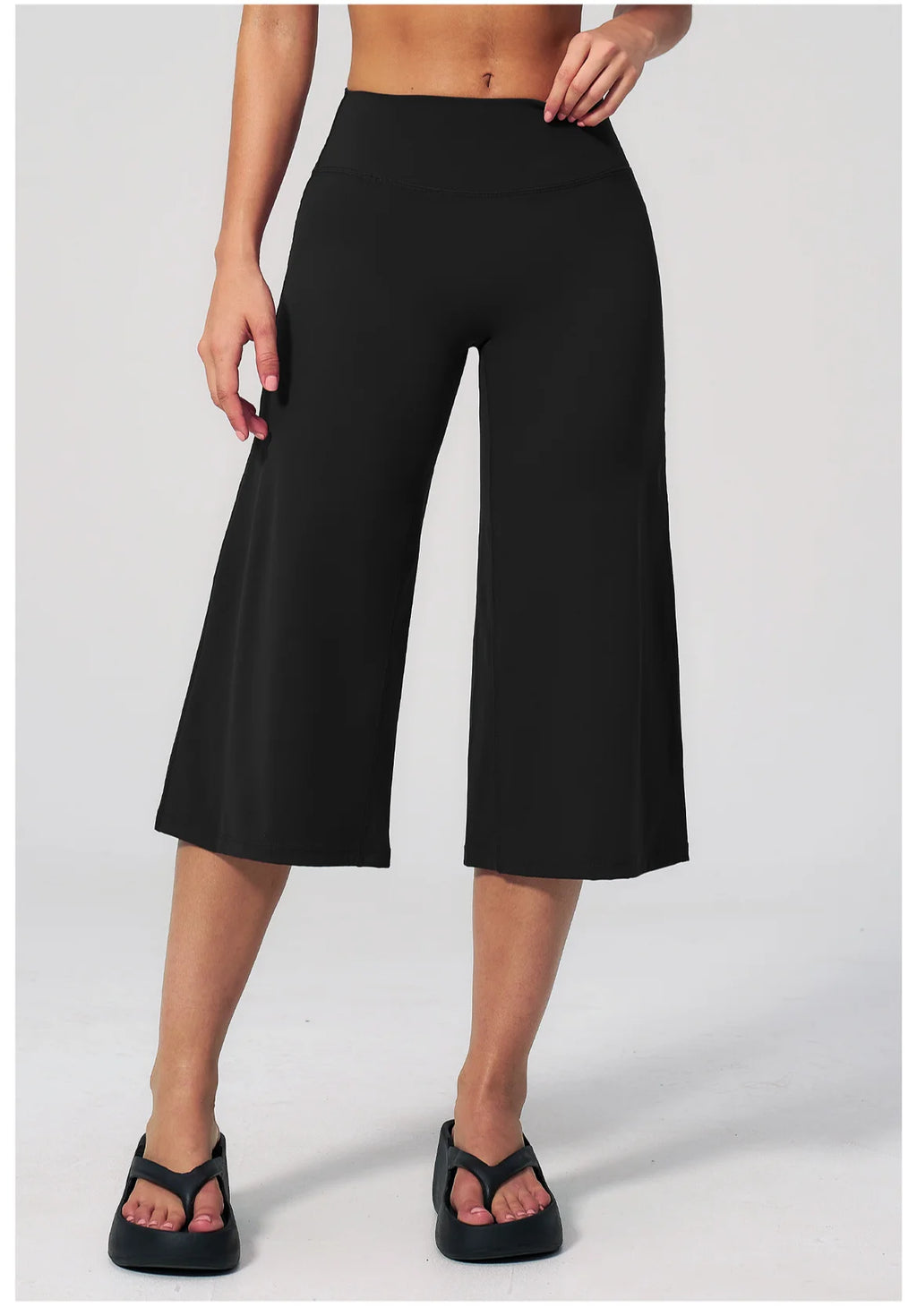 NLW High-Waisted Flared Capri Pants