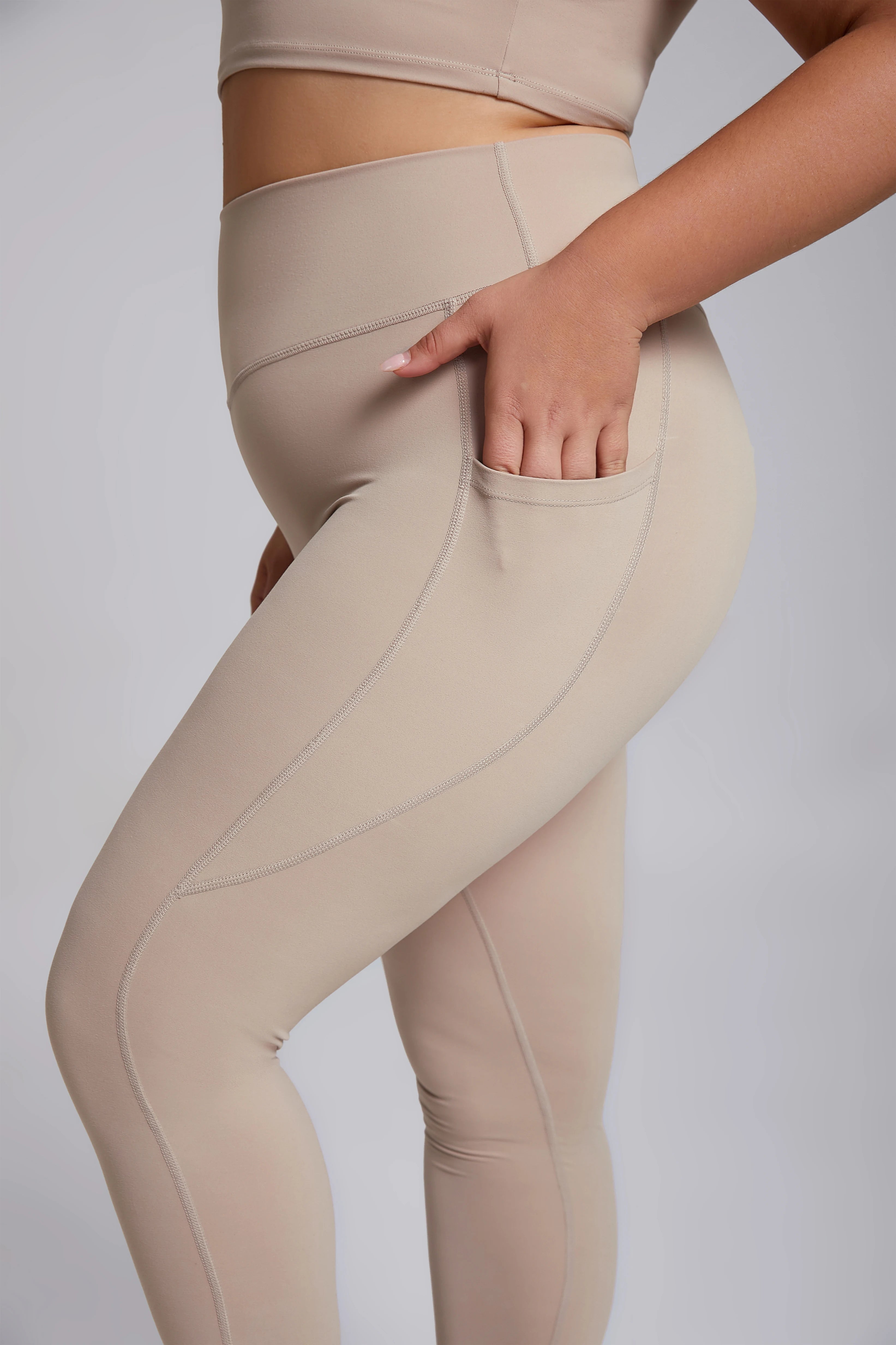 Premium 2-Piece Plus Size Sports Set – High-Performance Yoga & Fitness Wear
