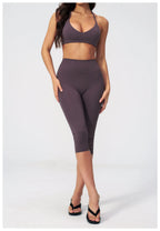 NLW- 2-Piece Seamless Capri Workout Set