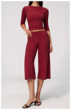 NLW Seamless Yoga Suit – 2-Piece Crop Sleeve & Capri Gym Set