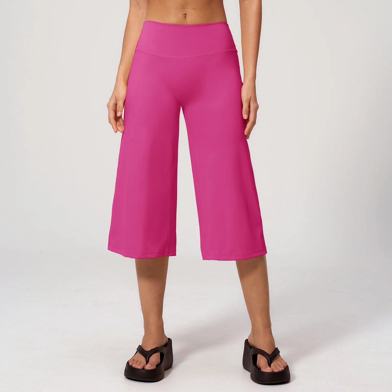 NLW High-Waisted Flared Capri Pants