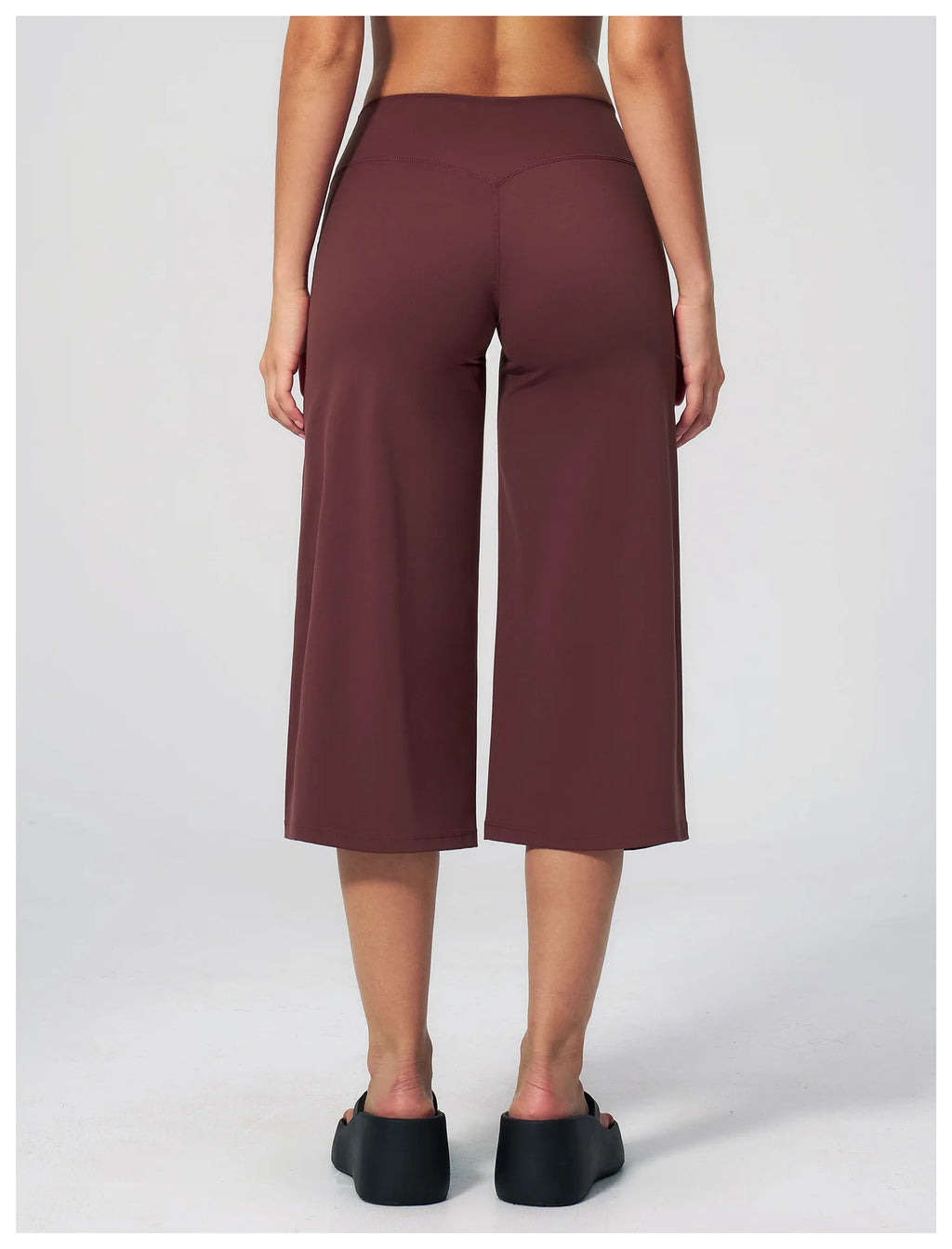 NLW High-Waisted Flared Capri Pants