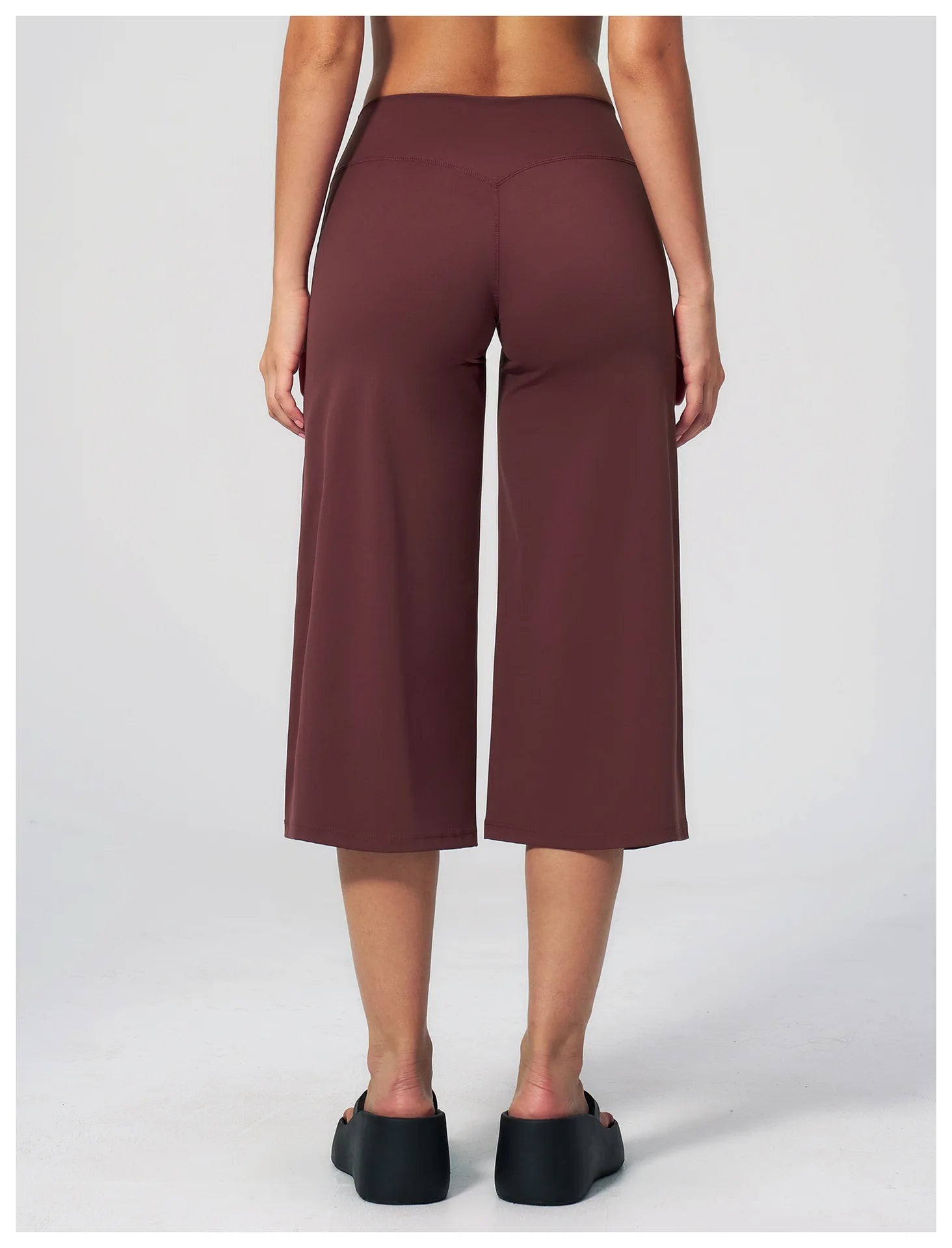 NLW High-Waisted Flared Capri Pants