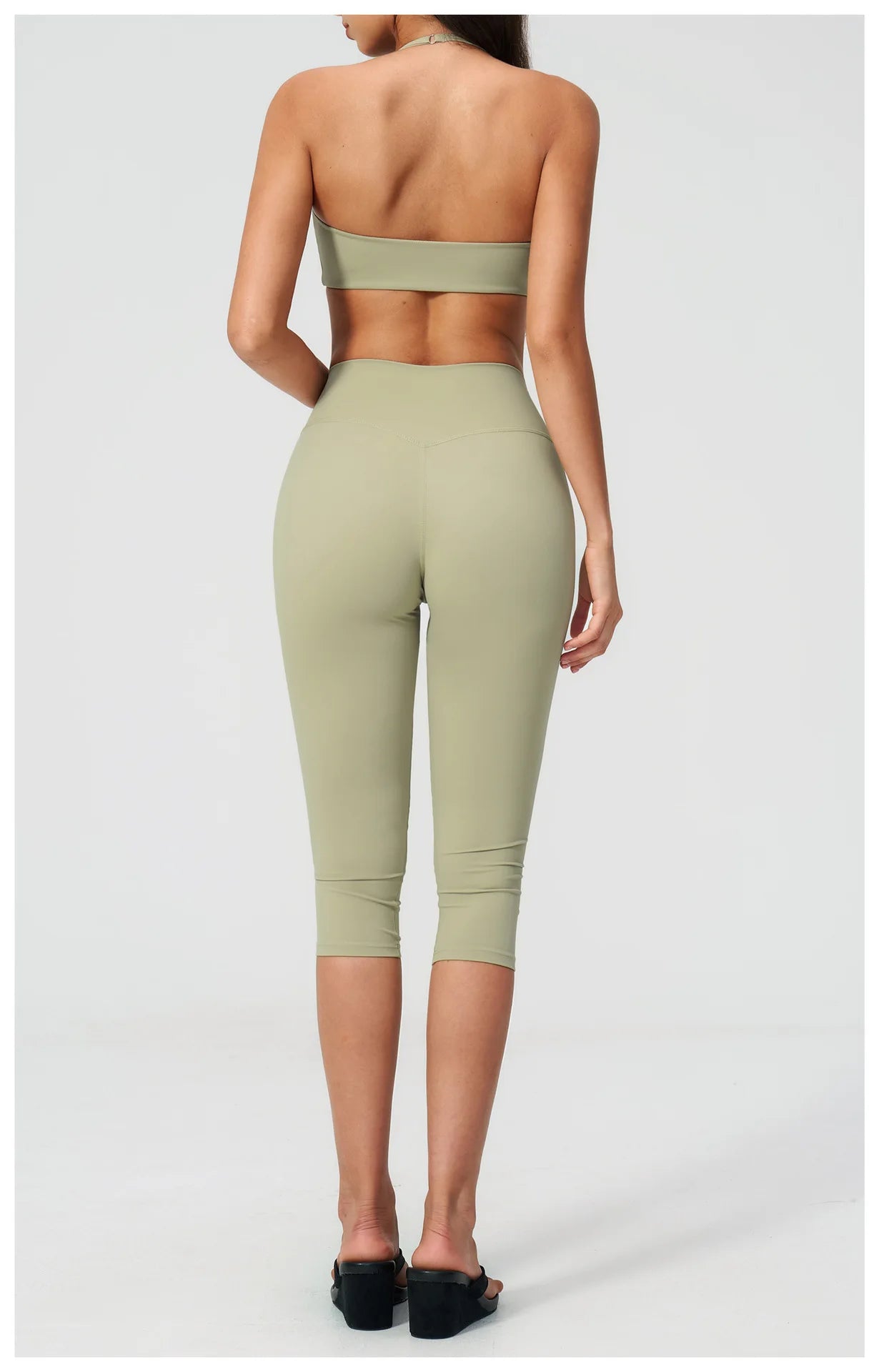 NLW- 2-Piece Seamless Capri Workout Set