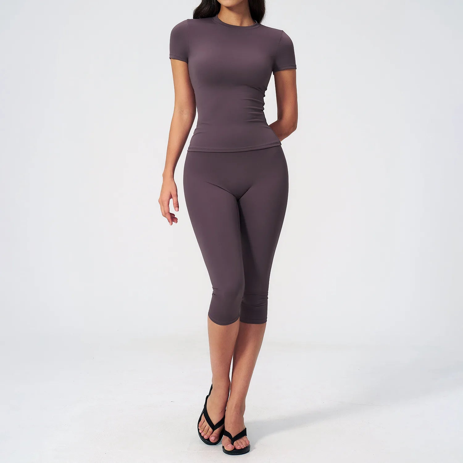 NLW- 2-Piece Seamless Capri Workout Set