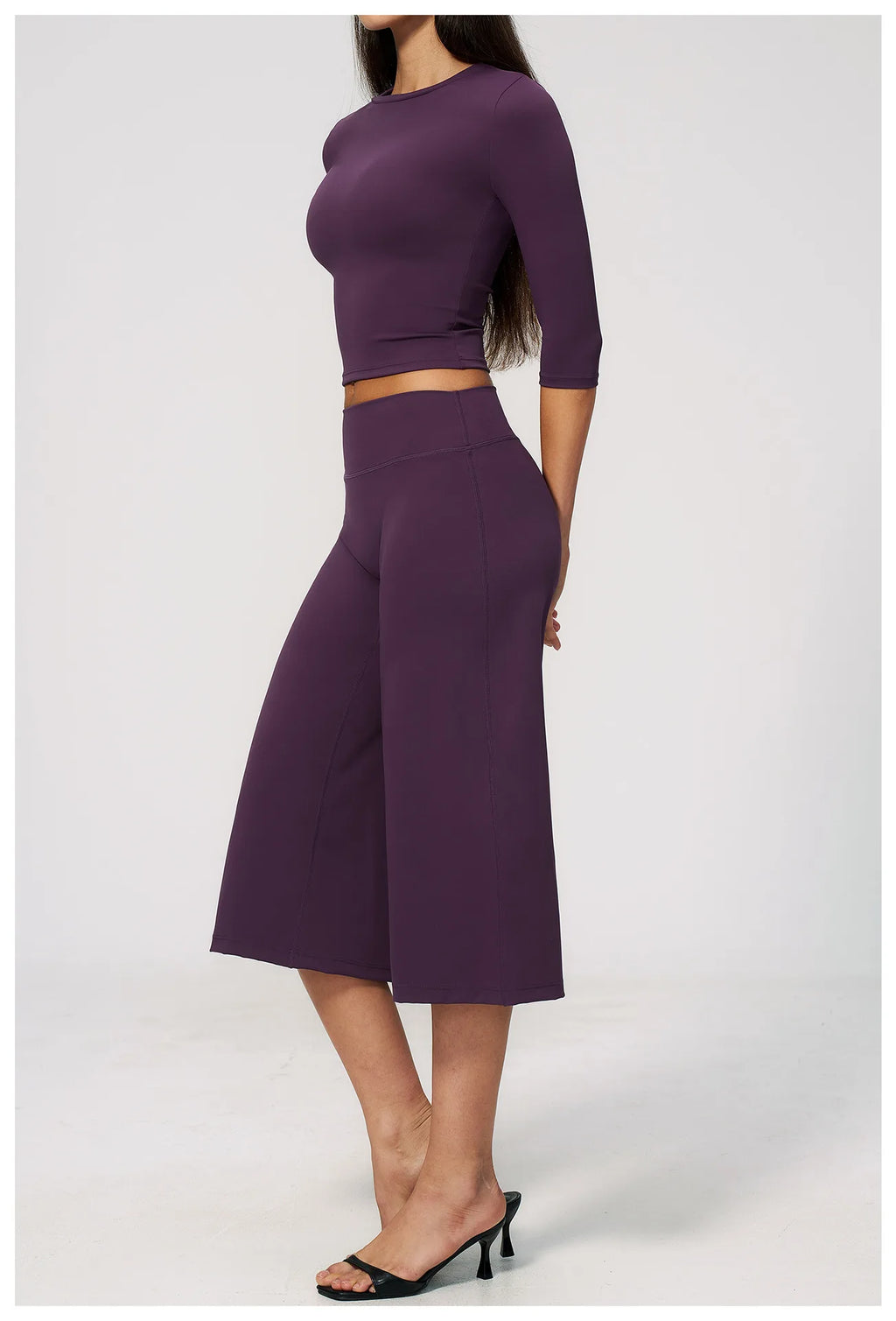 NLW Seamless Yoga Suit – 2-Piece Crop Sleeve & Capri Gym Set