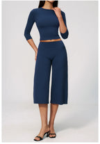 NLW Seamless Yoga Suit – 2-Piece Crop Sleeve & Capri Gym Set