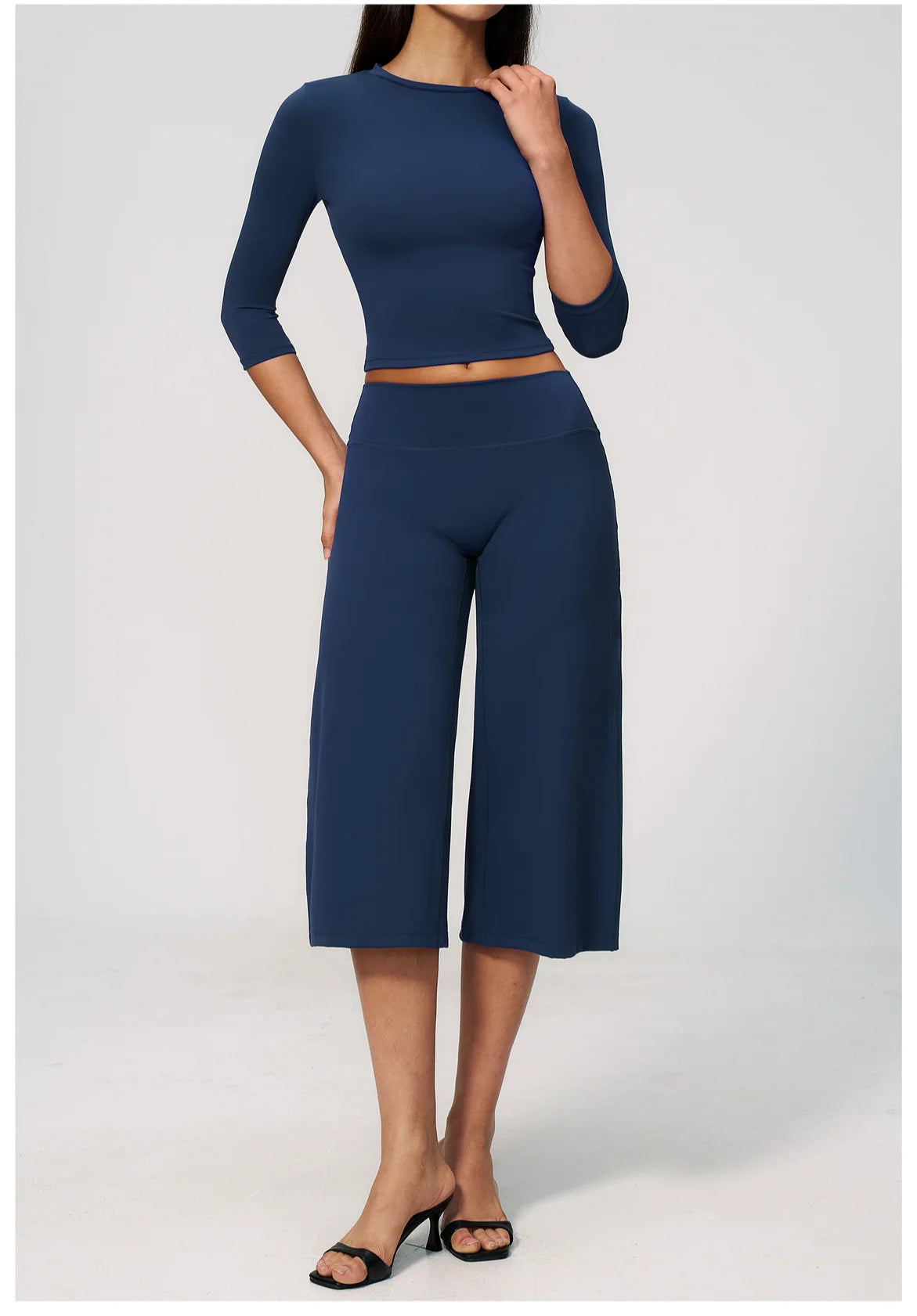 NLW Seamless Yoga Suit – 2-Piece Crop Sleeve & Capri Gym Set