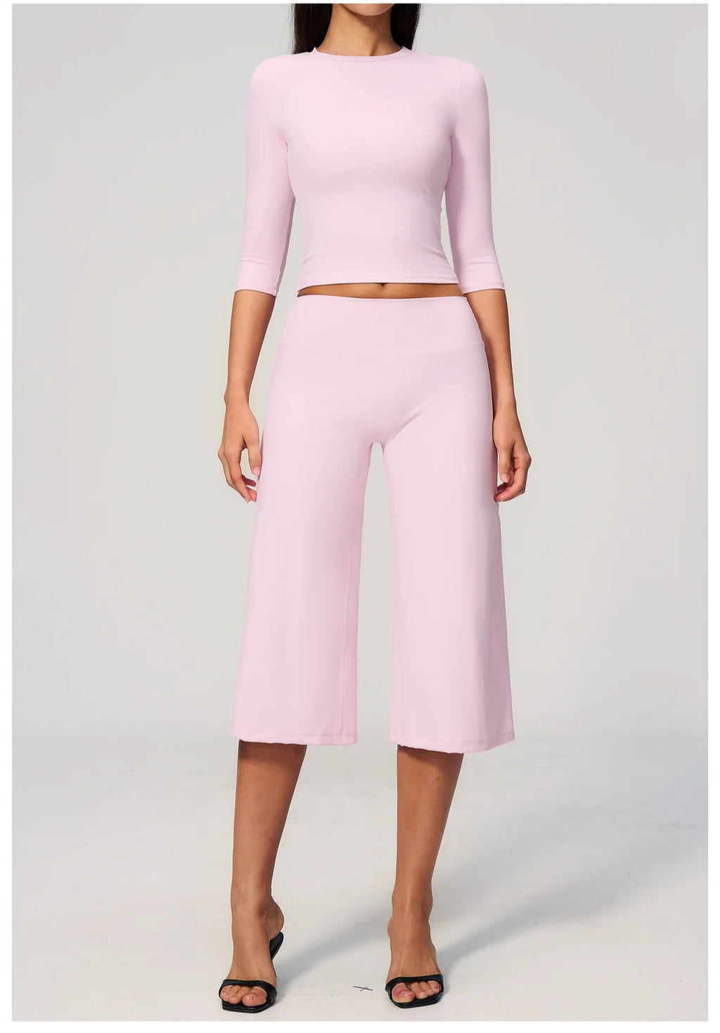 NLW Seamless Yoga Suit – 2-Piece Crop Sleeve & Capri Gym Set