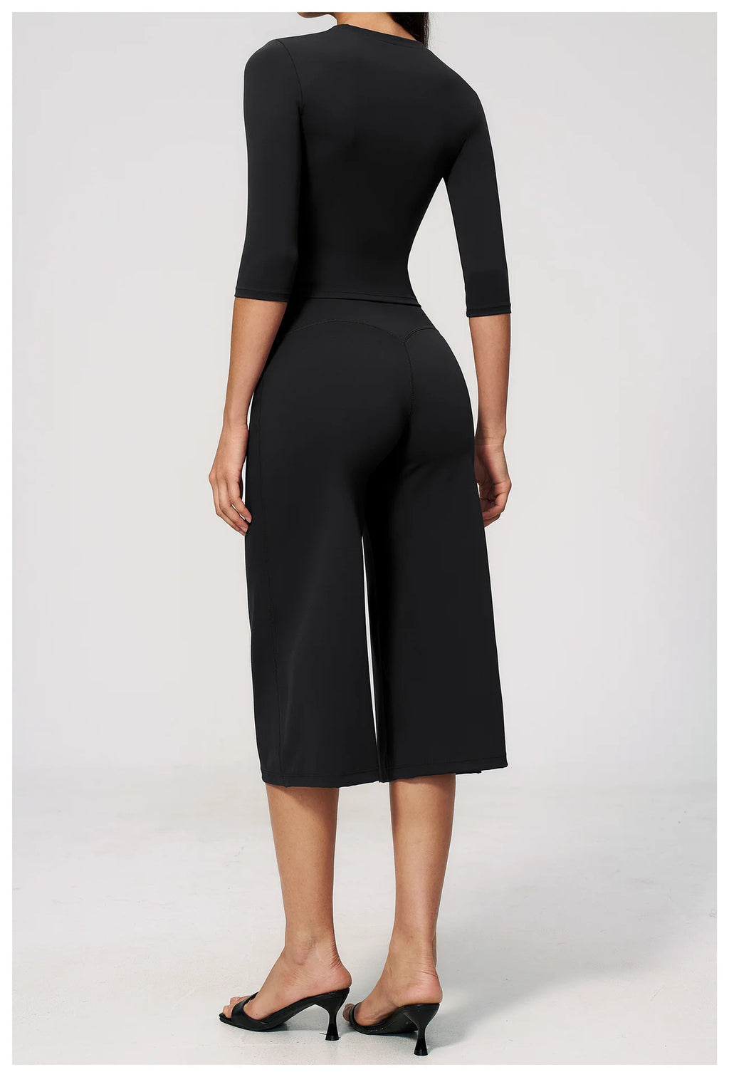 NLW Seamless Yoga Suit – 2-Piece Crop Sleeve & Capri Gym Set
