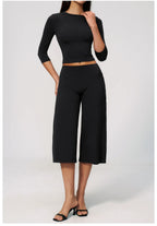 NLW Seamless Yoga Suit – 2-Piece Crop Sleeve & Capri Gym Set