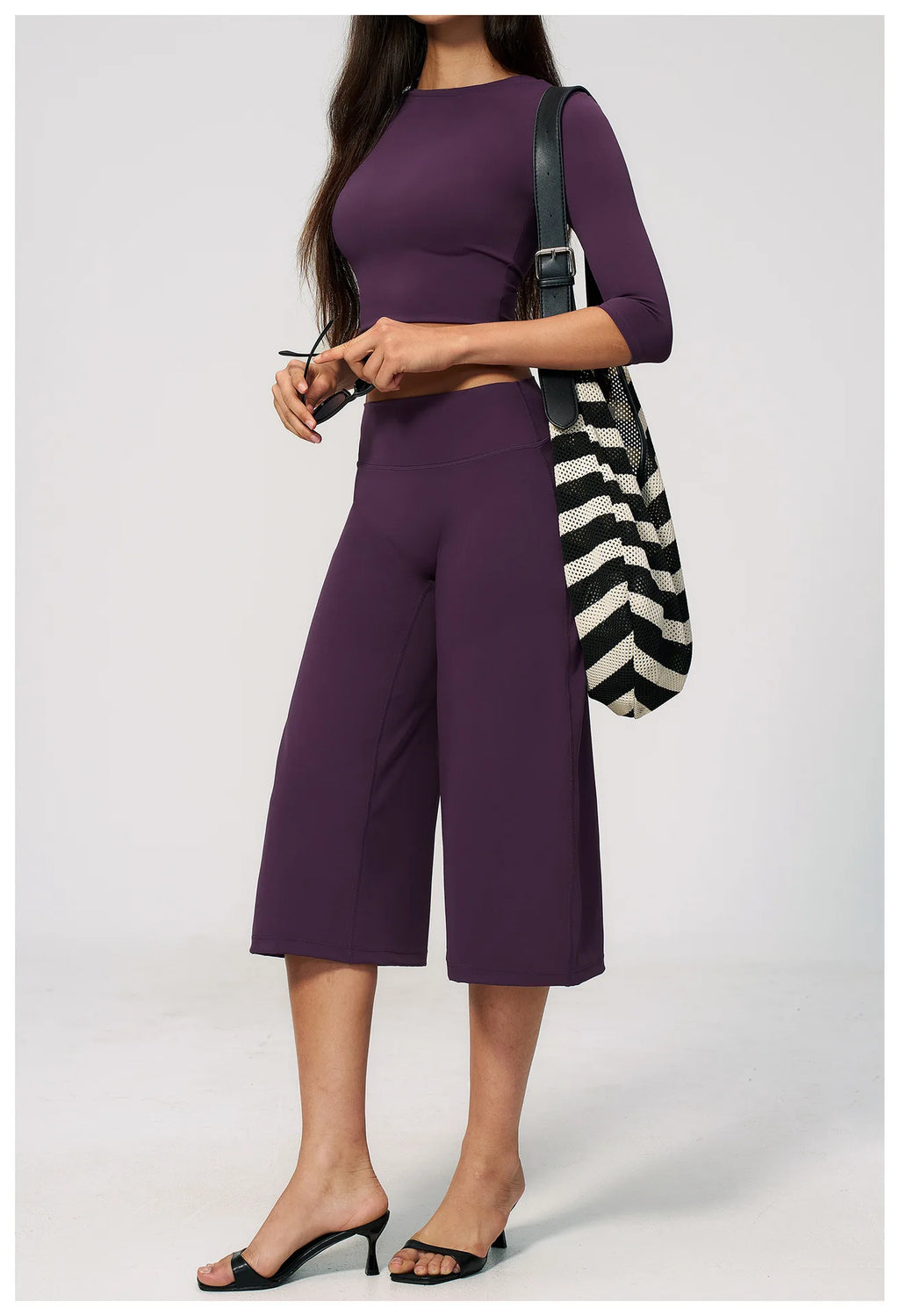 NLW Seamless Yoga Suit – 2-Piece Crop Sleeve & Capri Gym Set