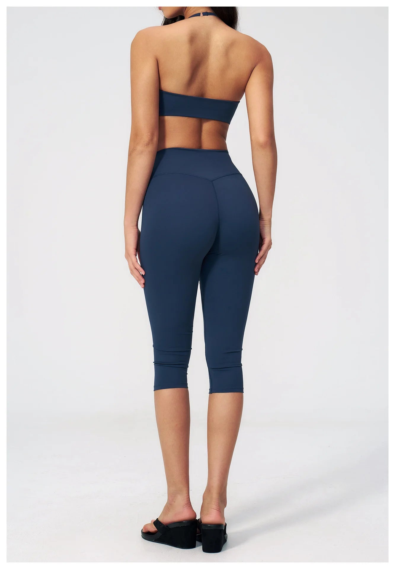 NLW- 2-Piece Seamless Capri Workout Set