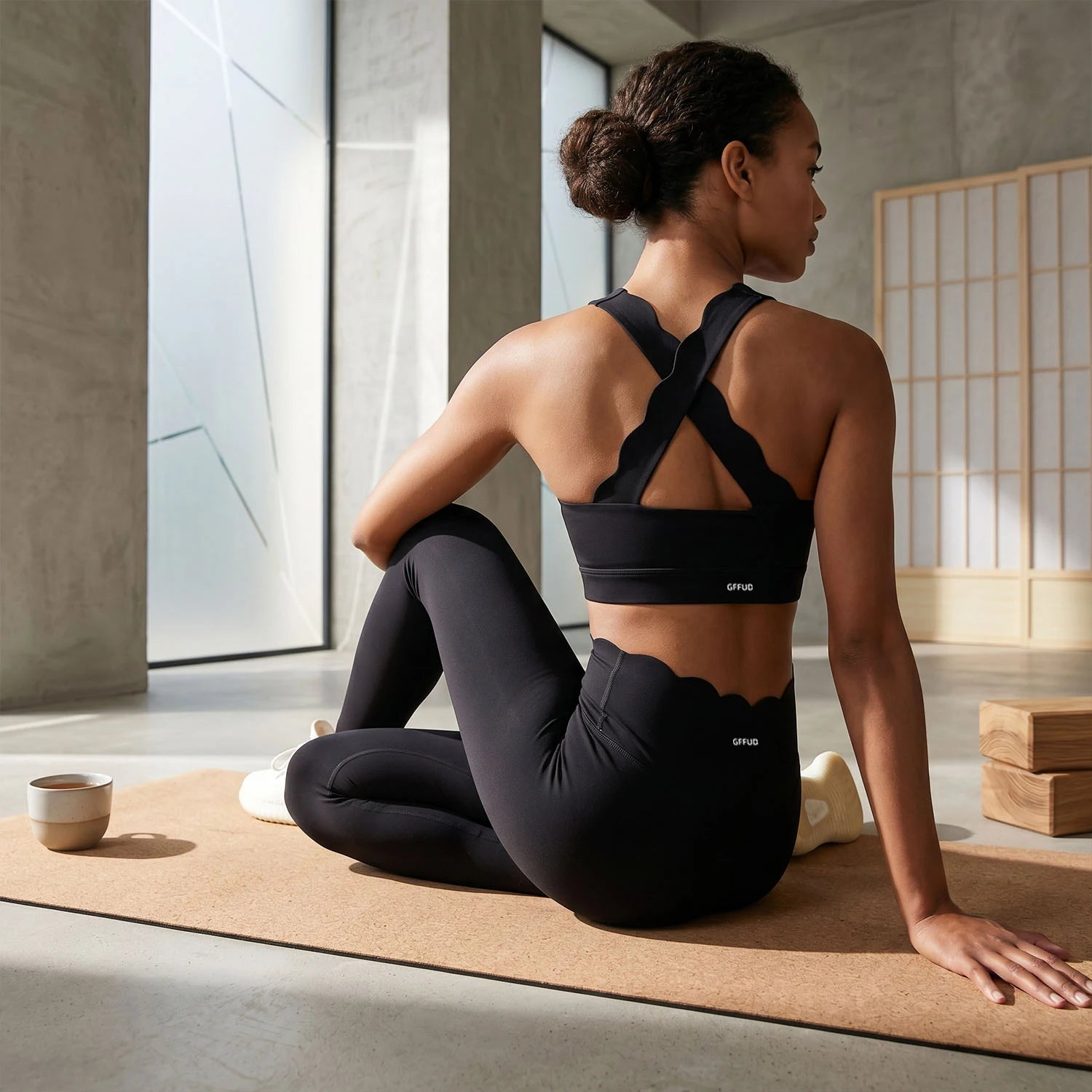 Elite Petal-Trim Sports Bra & High-Waist Compression Leggings Set
