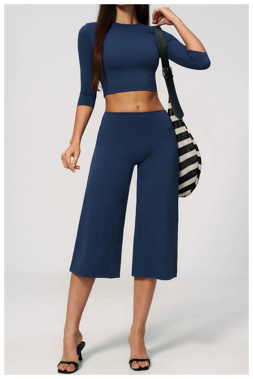 NLW Seamless Yoga Suit – 2-Piece Crop Sleeve & Capri Gym Set