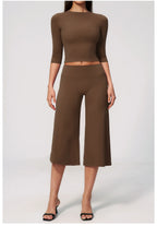 NLW Seamless Yoga Suit – 2-Piece Crop Sleeve & Capri Gym Set