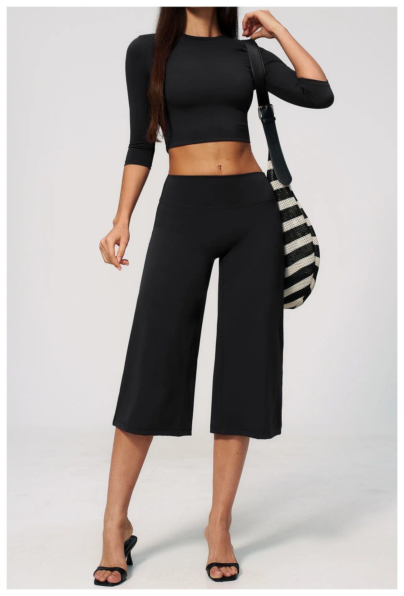 NLW Seamless Yoga Suit – 2-Piece Crop Sleeve & Capri Gym Set