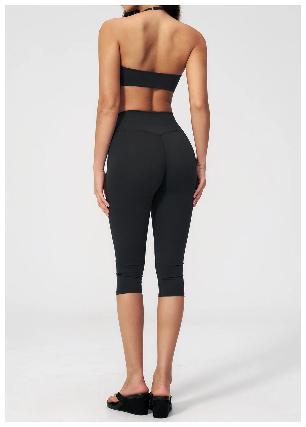 NLW- 2-Piece Seamless Capri Workout Set
