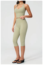 NLW- 2-Piece Seamless Capri Workout Set