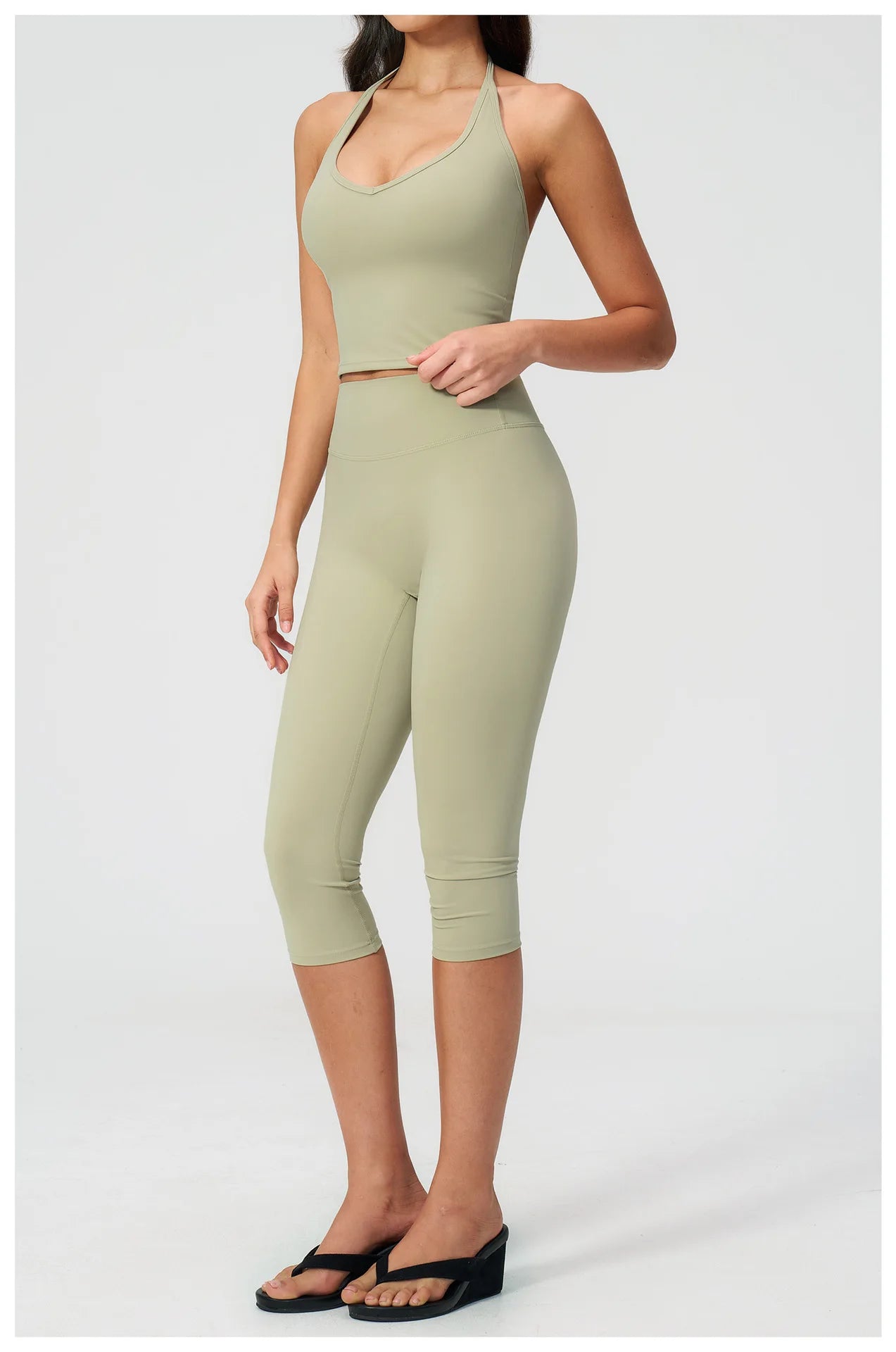 NLW- 2-Piece Seamless Capri Workout Set