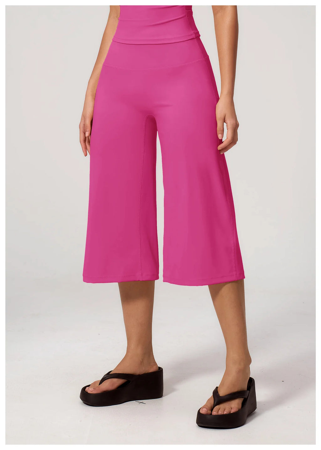 NLW High-Waisted Flared Capri Pants