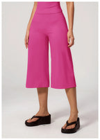 NLW High-Waisted Flared Capri Pants