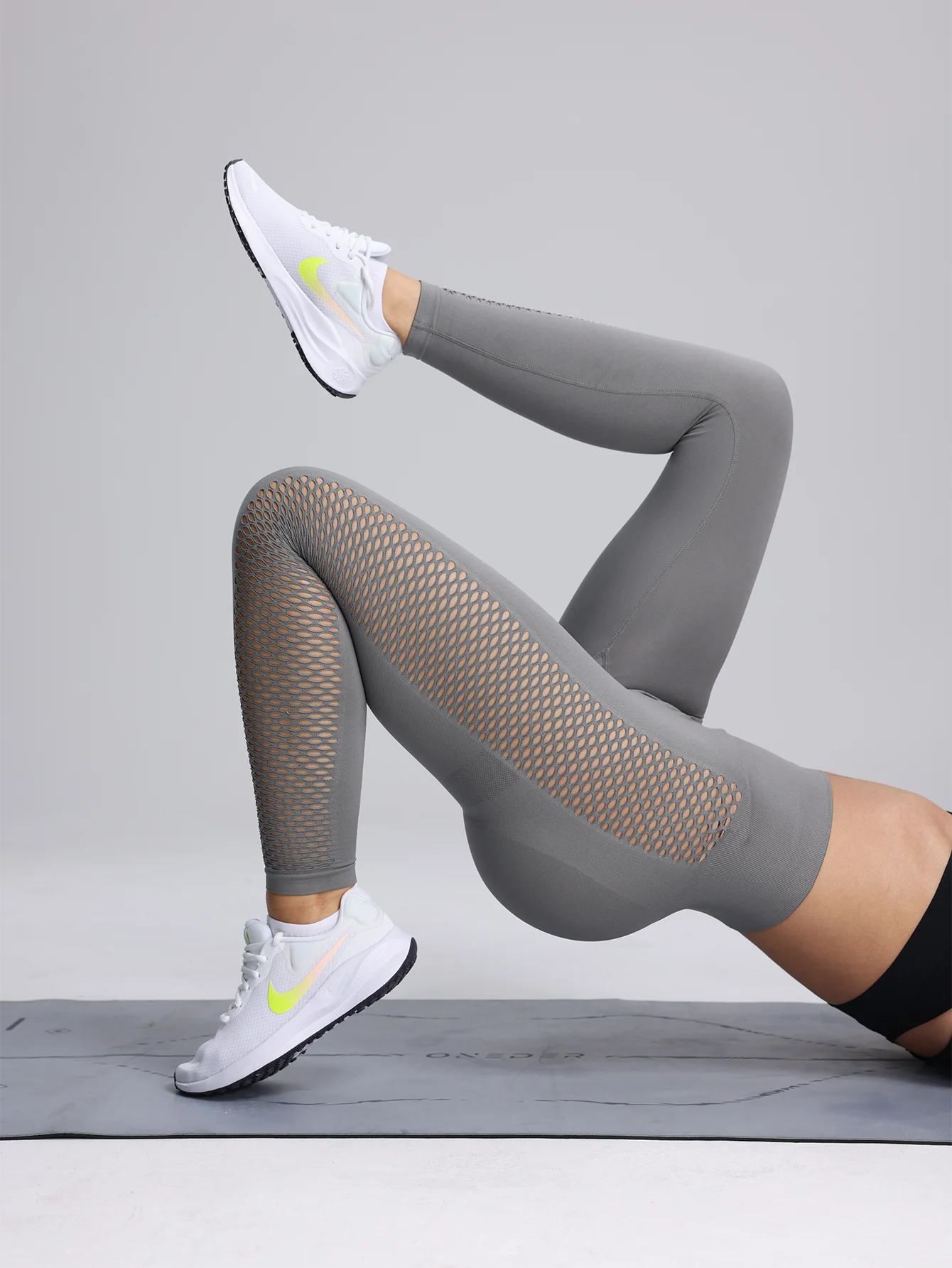 High-Waisted Butt-Lifting Gym Leggings – Seamless Tummy Control Yoga Pants