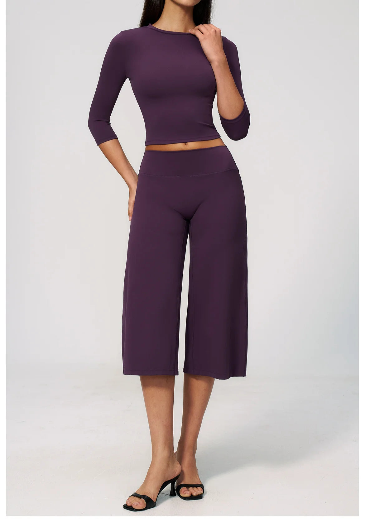 NLW Seamless Yoga Suit – 2-Piece Crop Sleeve & Capri Gym Set