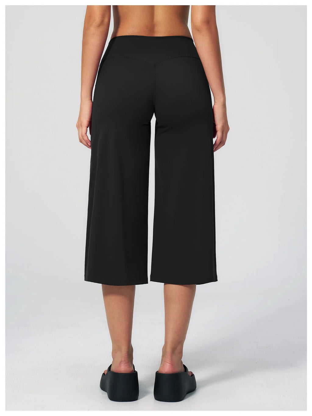 NLW High-Waisted Flared Capri Pants