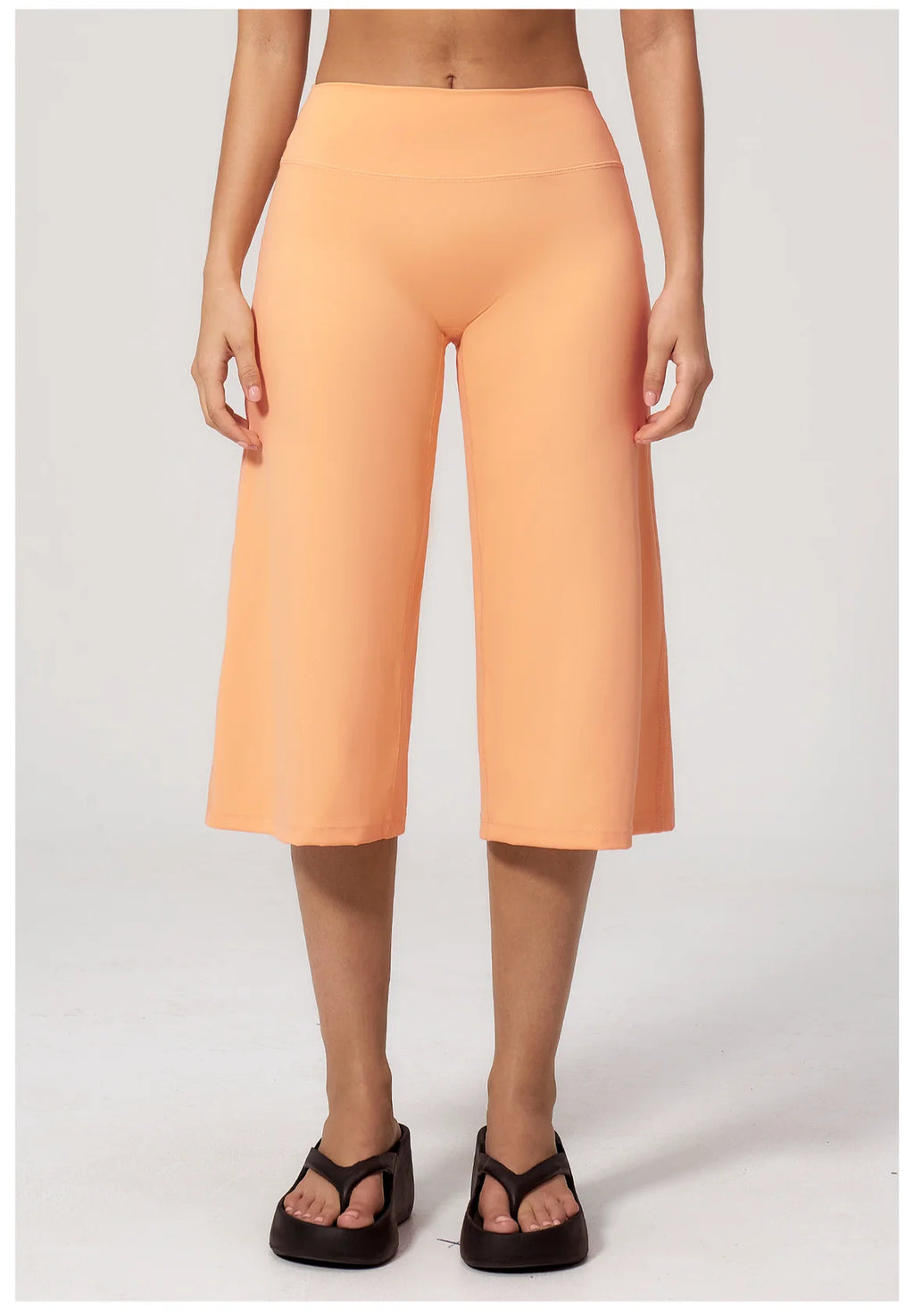 NLW High-Waisted Flared Capri Pants