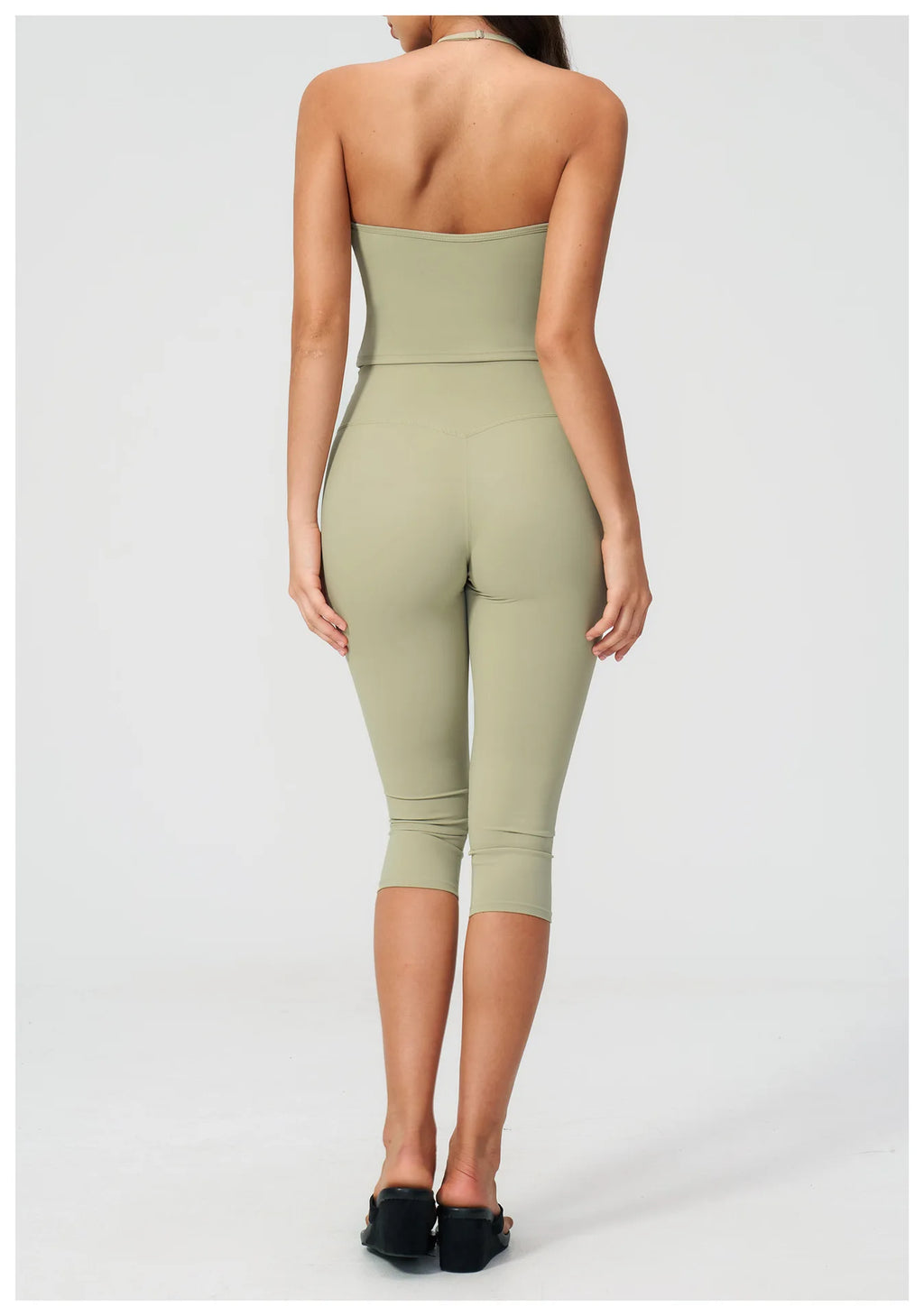 NLW- 2-Piece Seamless Capri Workout Set