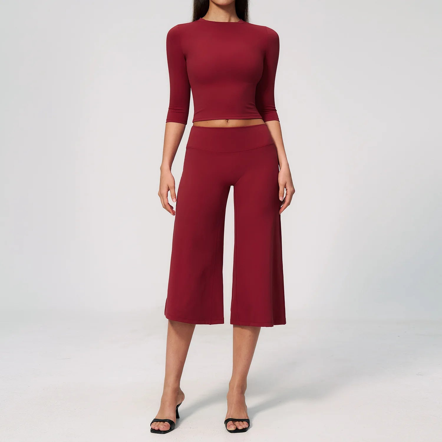 NLW Seamless Yoga Suit – 2-Piece Crop Sleeve & Capri Gym Set