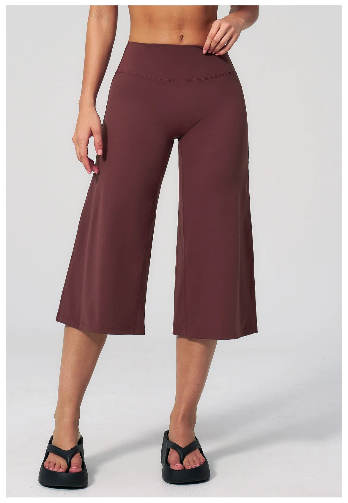 NLW High-Waisted Flared Capri Pants